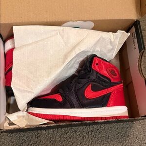 Jordan 1s Retro High OG “Satin Bred” Never worn and hard to find!!